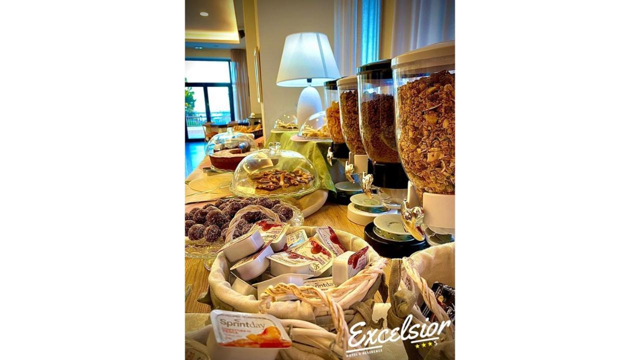 Hotel Excelsior Montesilvano Marina エクステリア 写真
