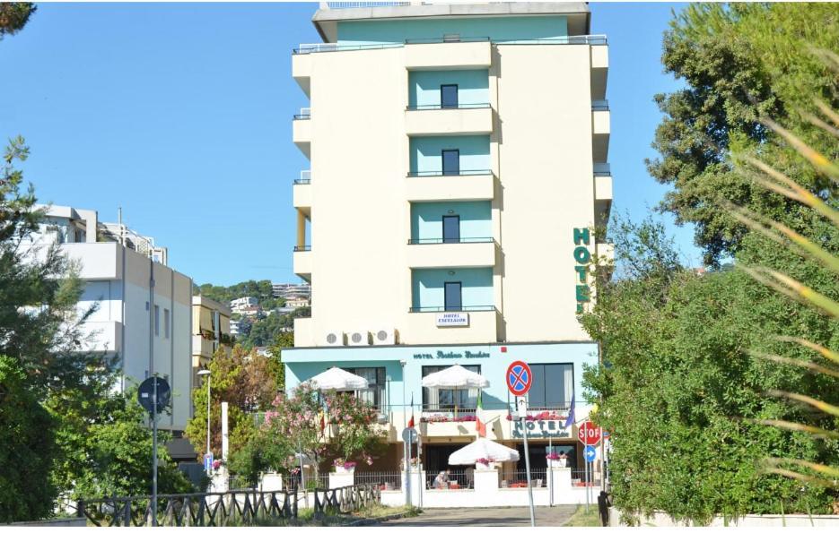 Hotel Excelsior Montesilvano Marina エクステリア 写真