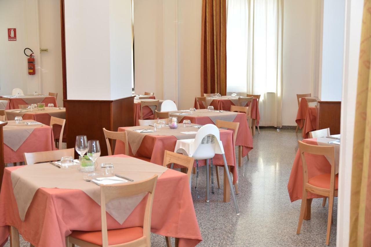 Hotel Excelsior Montesilvano Marina エクステリア 写真