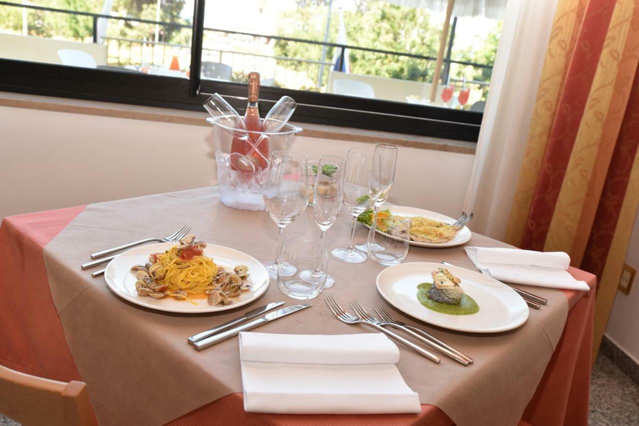 Hotel Excelsior Montesilvano Marina エクステリア 写真