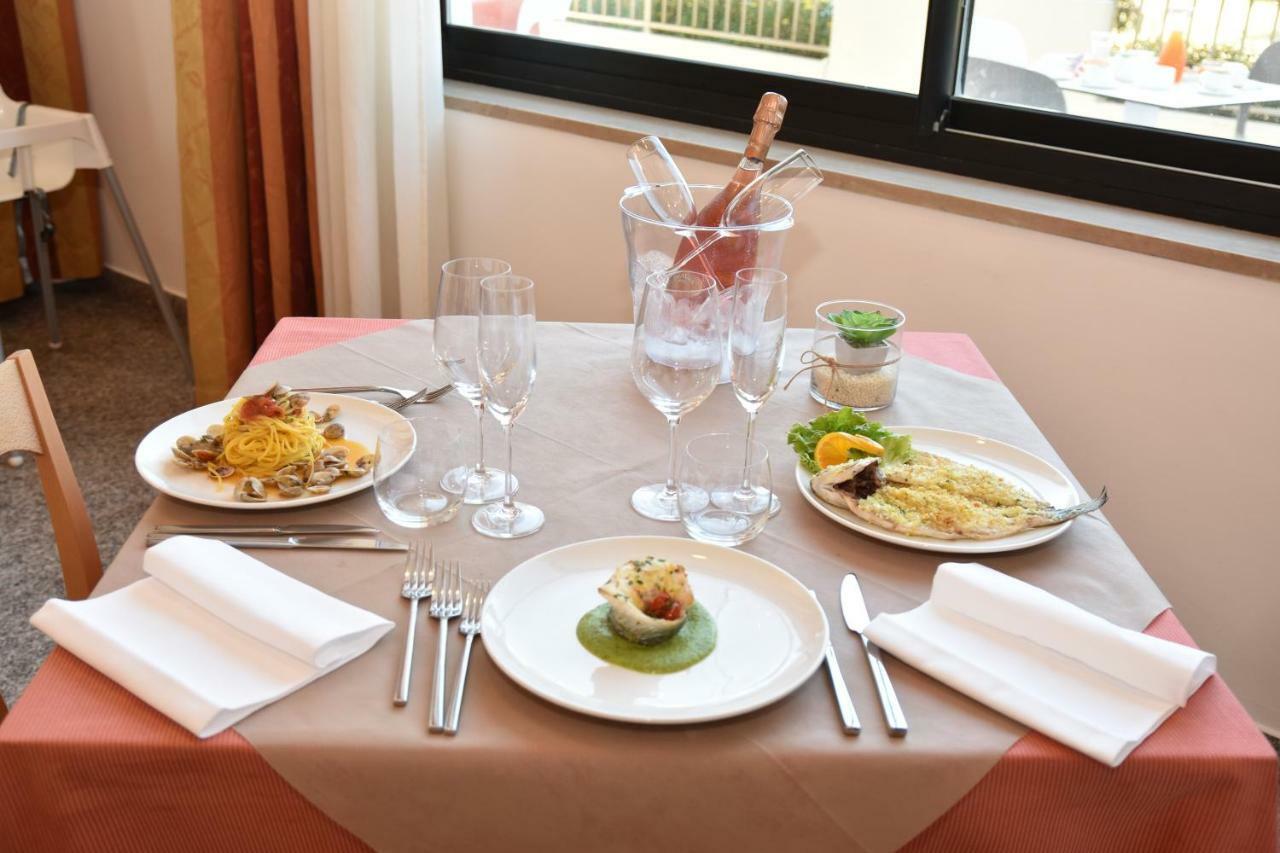 Hotel Excelsior Montesilvano Marina エクステリア 写真
