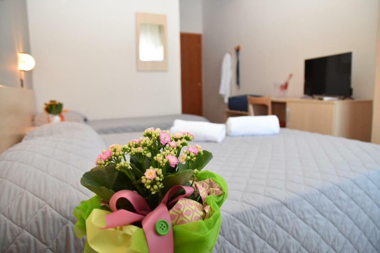 Hotel Excelsior Montesilvano Marina エクステリア 写真