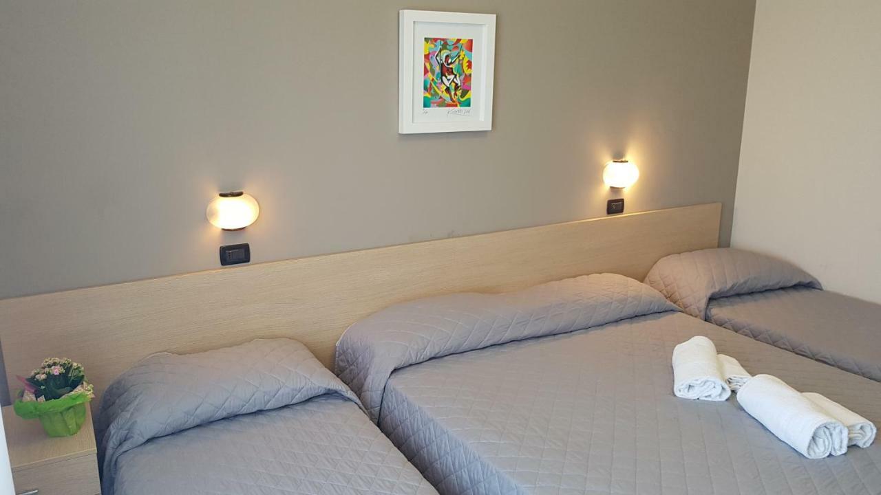 Hotel Excelsior Montesilvano Marina エクステリア 写真