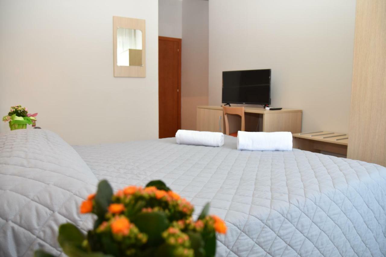Hotel Excelsior Montesilvano Marina エクステリア 写真