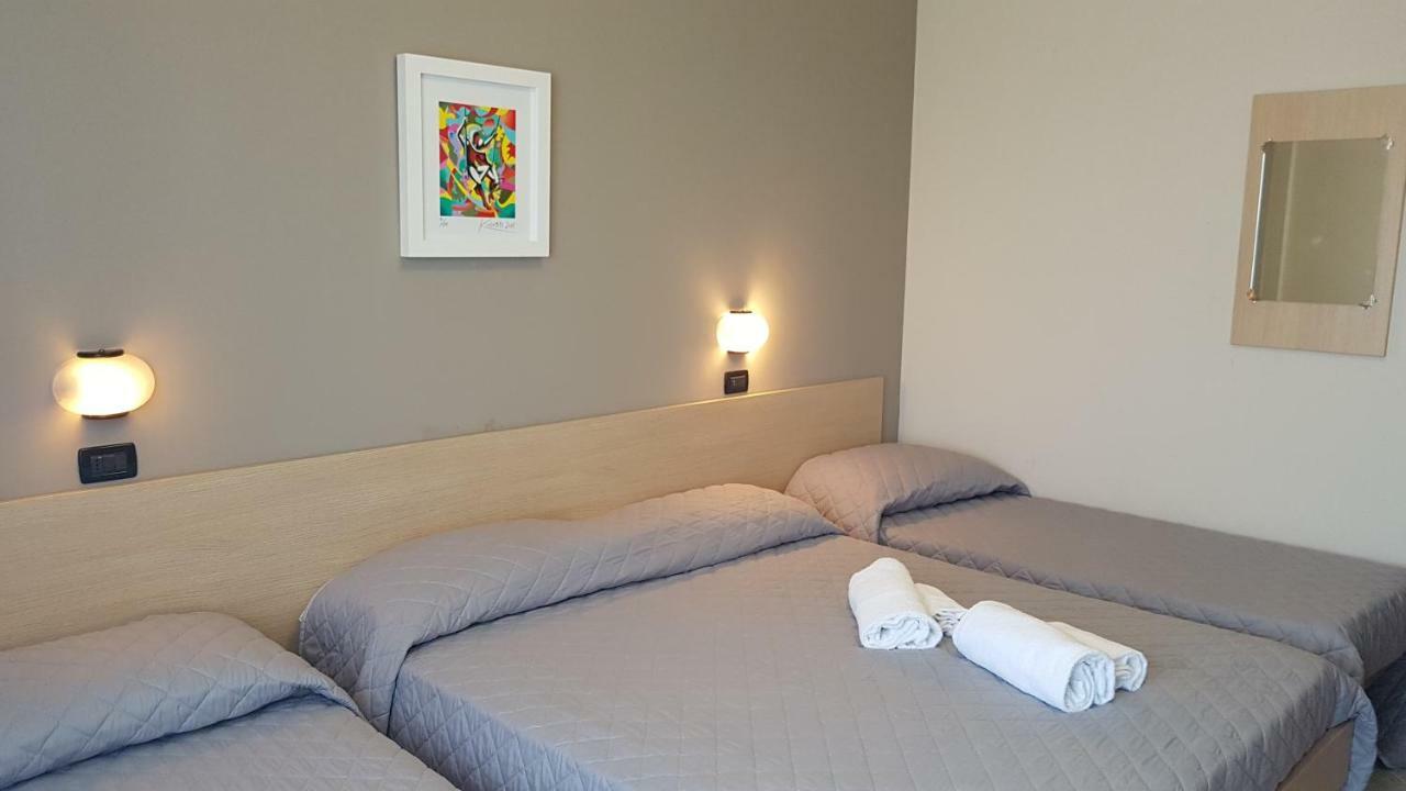 Hotel Excelsior Montesilvano Marina エクステリア 写真